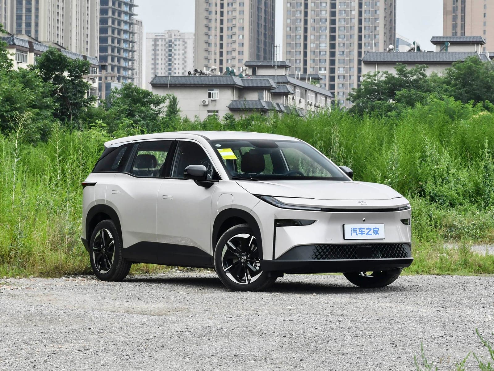 Toyota bZ3X — 真实照片 3
