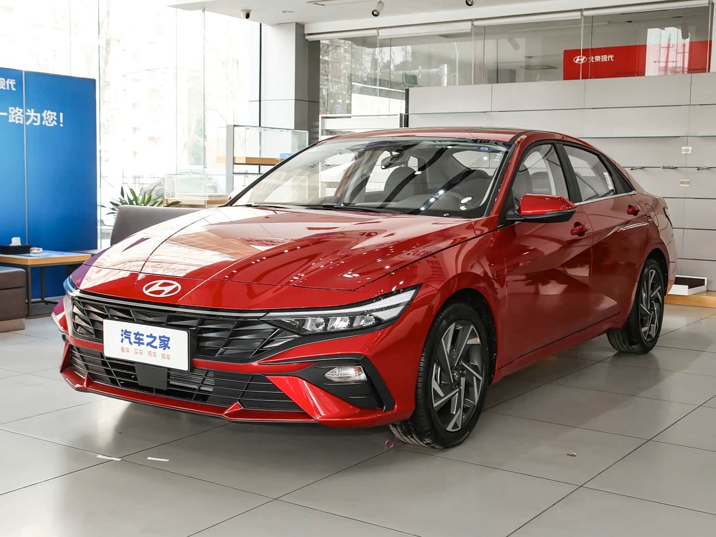 Hyundai Elantra — 真实照片 1