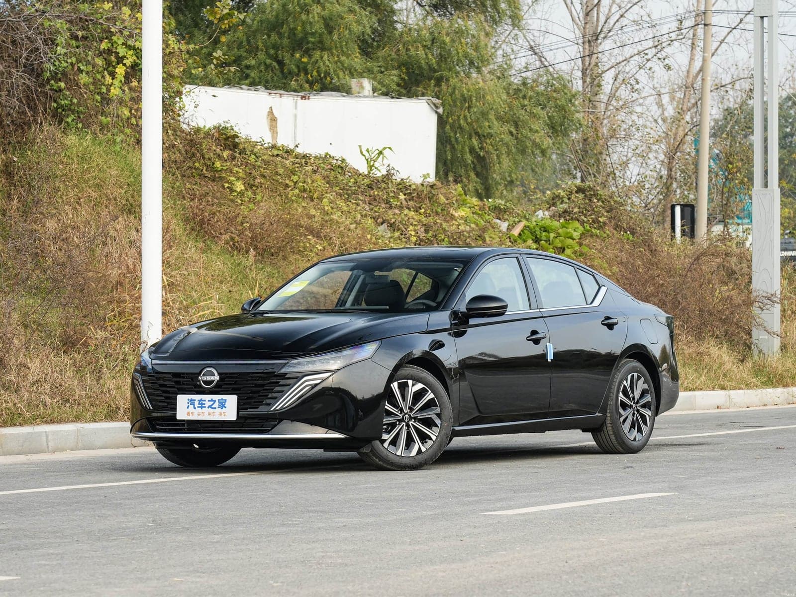 Nissan Teana,当前目录中的新车