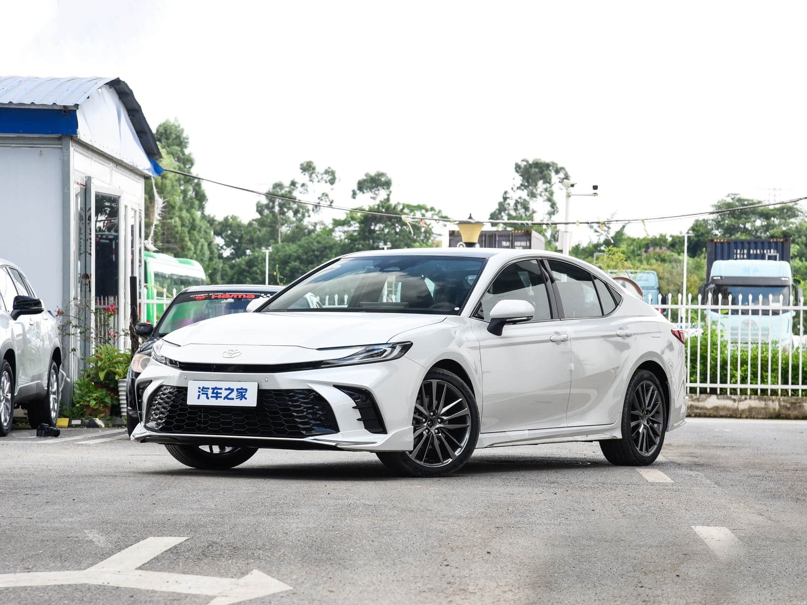 丰田凯美瑞 — 从中国一价全包进口,Veselov Auto